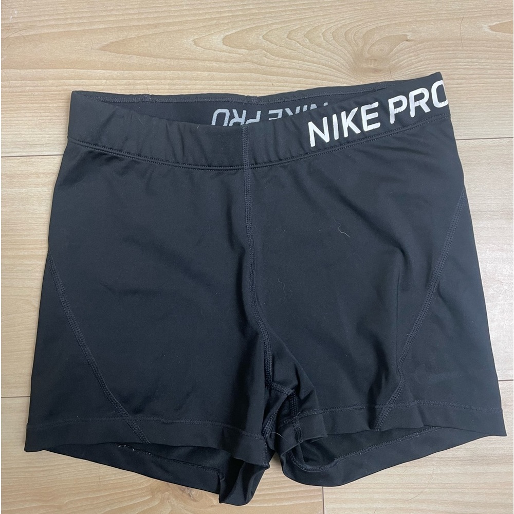 Black Nike pro shorts